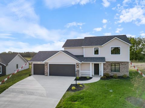 Photo of 130 Longrifle Road, Warsaw, IN 46580 (MLS # 202539131)