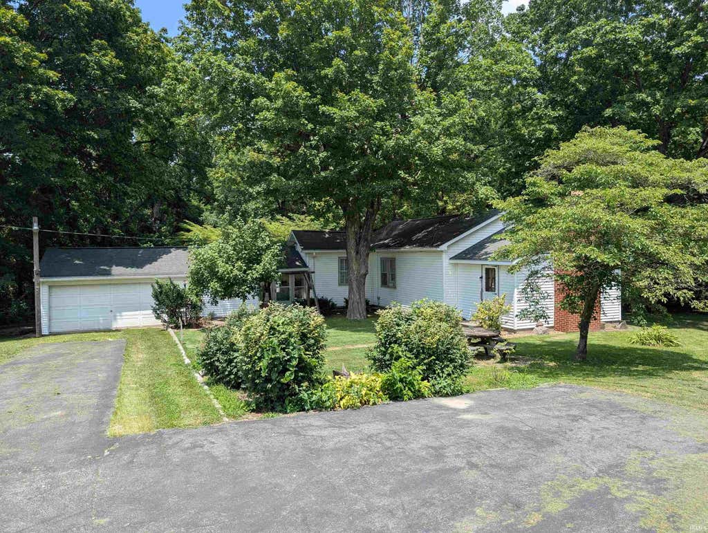 Photo of 2802 W Old US HWY 50, Washington, IN 47501 (MLS # 202629974)
