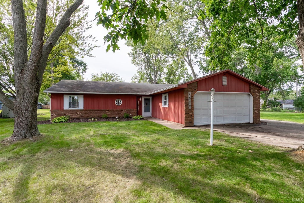 Photo of 4029 Willshire Court, Fort Wayne, IN 46815 (MLS # 202635699)