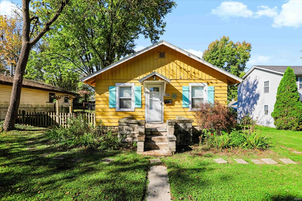 Photo of 1208 S Fess Avenue, Bloomington, IN 47401 (MLS # 202643759)