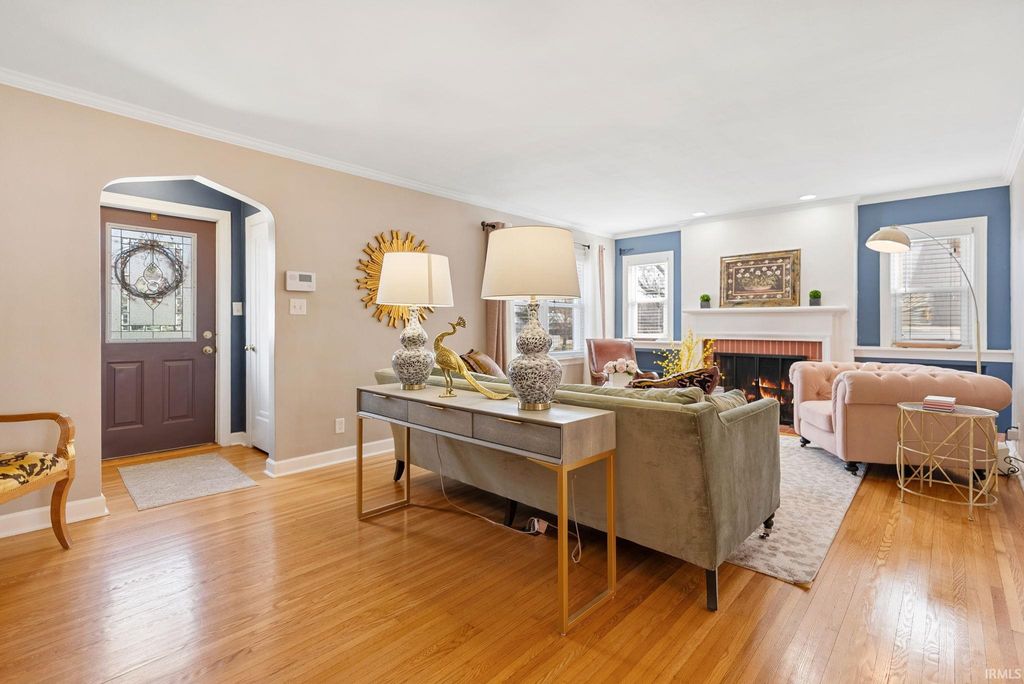 Photo of 4518 S Wayne Avenue, Fort Wayne, IN 46807 (MLS # 202608317)