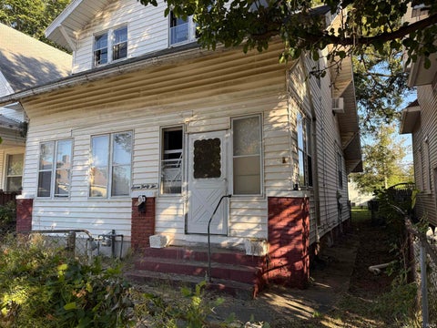 Tiny photo for 732 E Gum Street, Evansville, IN 47713 (MLS # 202642172)