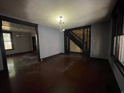 Tiny photo for 732 E Gum Street, Evansville, IN 47713 (MLS # 202642172)