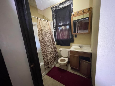 Tiny photo for 732 E Gum Street, Evansville, IN 47713 (MLS # 202642172)