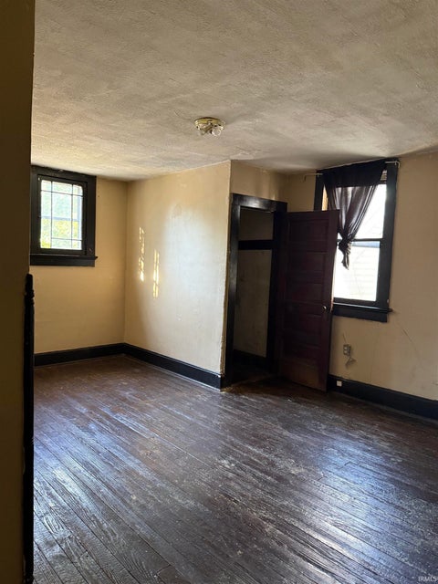 Tiny photo for 732 E Gum Street, Evansville, IN 47713 (MLS # 202642172)