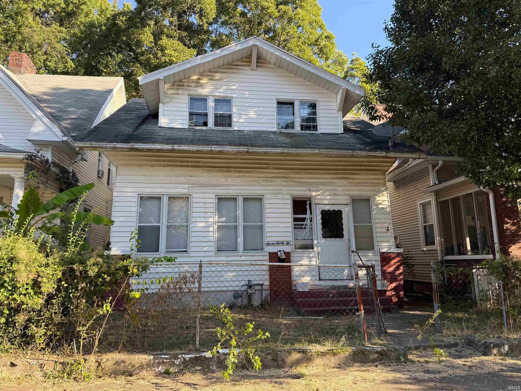 Photo of 732 E Gum Street, Evansville, IN 47713 (MLS # 202642172)