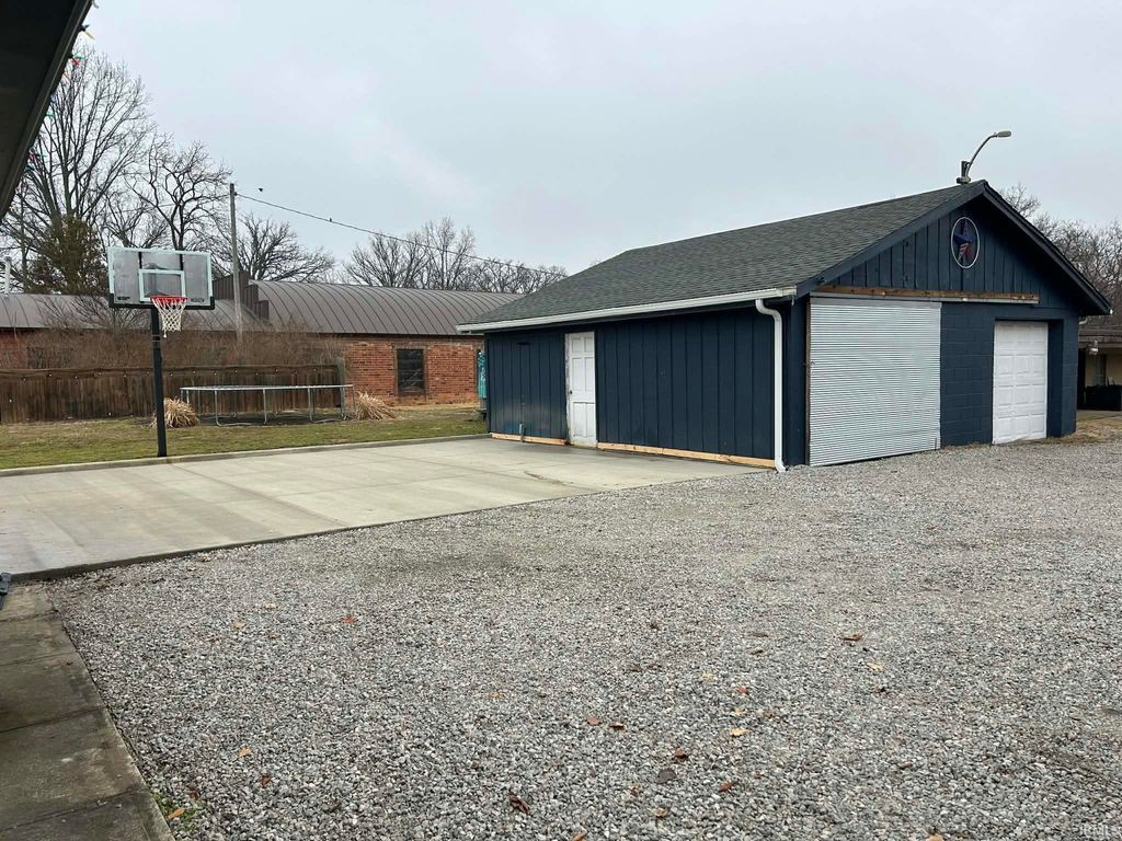 Photo of 615 S Cherry Street, Hartford City, IN 47348 (MLS # 202605406)