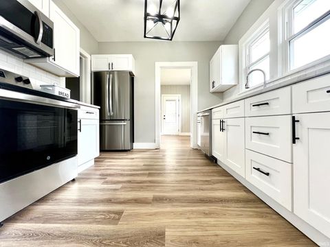 Tiny photo for 1414 R Street, Bedford, IN 47421 (MLS # 202545488)