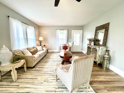 Tiny photo for 1414 R Street, Bedford, IN 47421 (MLS # 202545488)