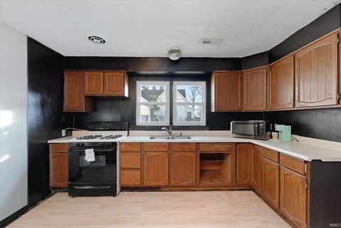 Tiny photo for 356 E Main Street, Rossville, IN 46065 (MLS # 202549672)