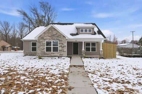 Photo of 114 N Plank Street, Rossville, IN 46065 (MLS # 202532560)