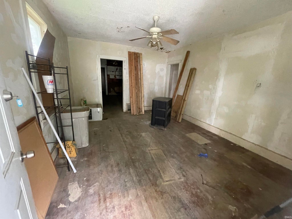Photo of 1331 E Indiana Street, Evansville, IN 47711 (MLS # 202633565)