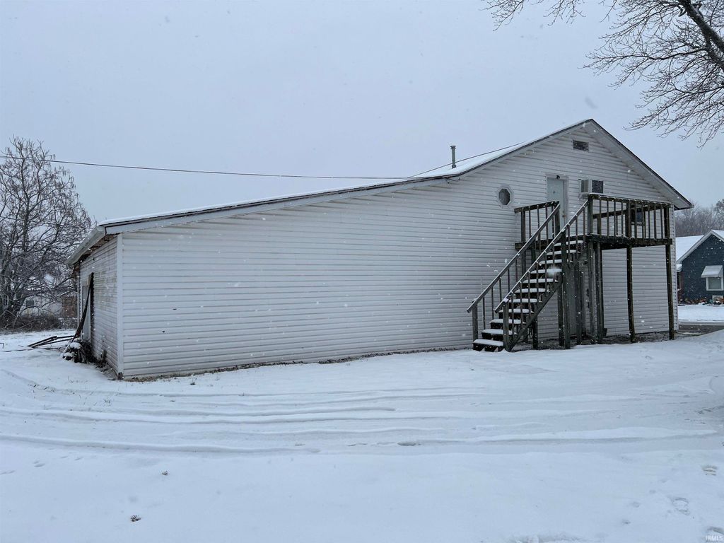 Photo of 810 E Main Street, Jasonville, IN 47438 (MLS # 202548865)