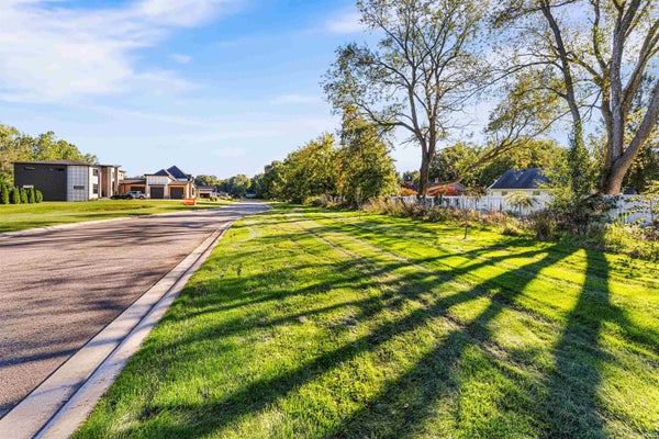 11560 GREYSON ALAN DR, GRANGER, IN 46530 - Image d92e8d0a9d51fc5cfb526ca225b04df9/970203111