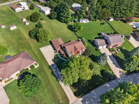 Tiny photo for 621 KNOLLWOOD Lane, Greentown, IN 46936 (MLS # 202624604)