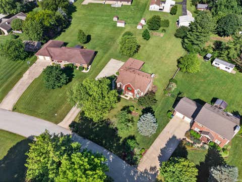Tiny photo for 621 KNOLLWOOD Lane, Greentown, IN 46936 (MLS # 202624604)