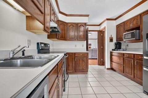 Tiny photo for 621 KNOLLWOOD Lane, Greentown, IN 46936 (MLS # 202624604)