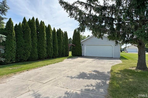Tiny photo for 11521 County Road 24, Middlebury, IN 46540 (MLS # 202621716)