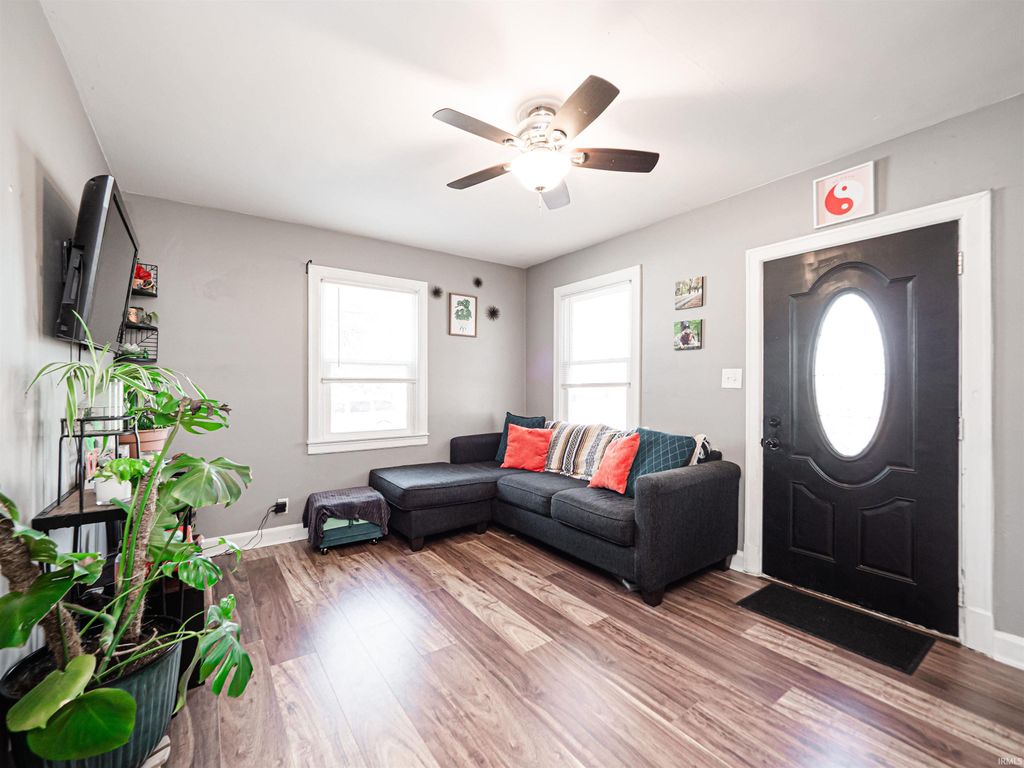 Photo of 501 S Kerth Avenue, Evansville, IN 47714 (MLS # 202604606)