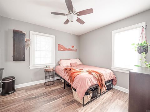 Tiny photo for 501 S Kerth Avenue, Evansville, IN 47714 (MLS # 202604606)