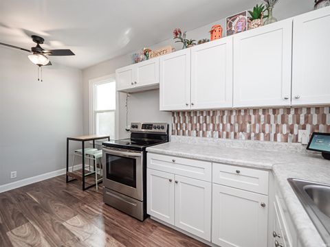 Tiny photo for 501 S Kerth Avenue, Evansville, IN 47714 (MLS # 202604606)