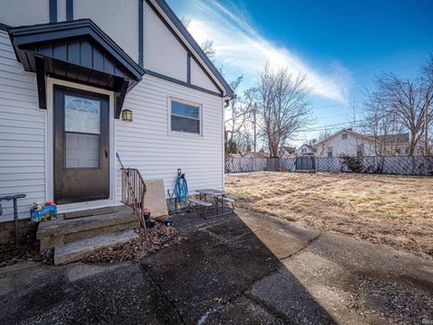 Tiny photo for 501 S Kerth Avenue, Evansville, IN 47714 (MLS # 202604606)