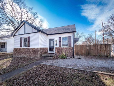 Tiny photo for 501 S Kerth Avenue, Evansville, IN 47714 (MLS # 202604606)