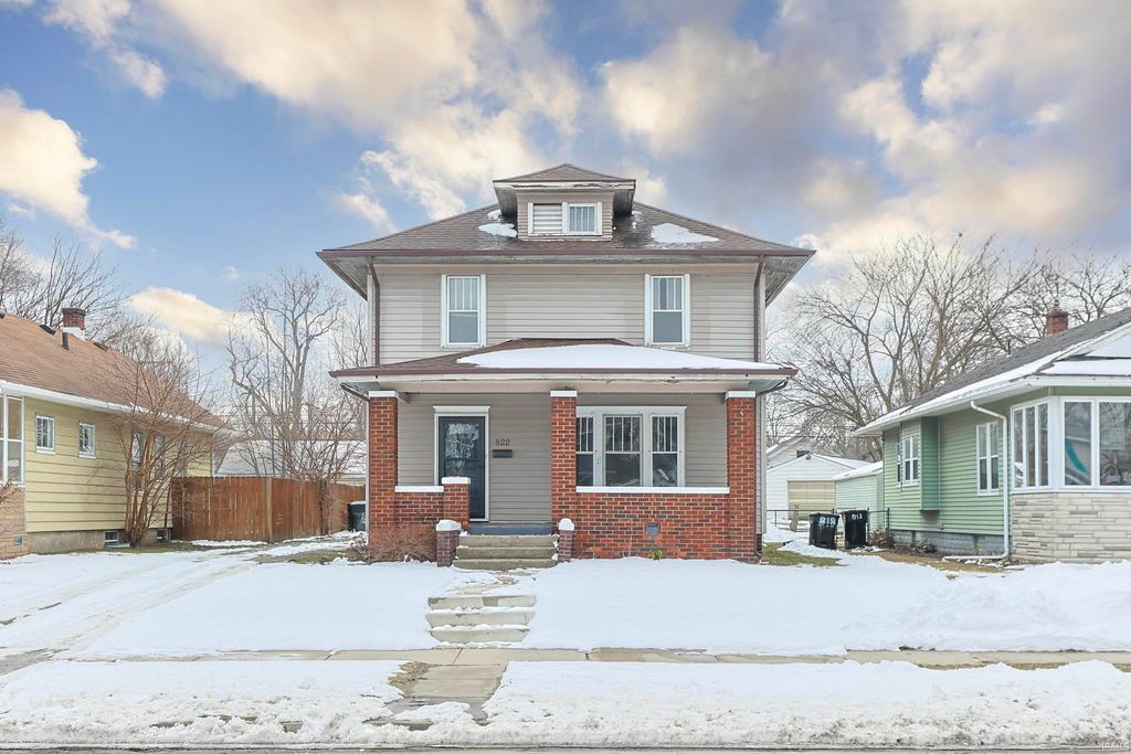 Photo of 822 E Ewing Avenue, South Bend, IN 46613 (MLS # 202606283)