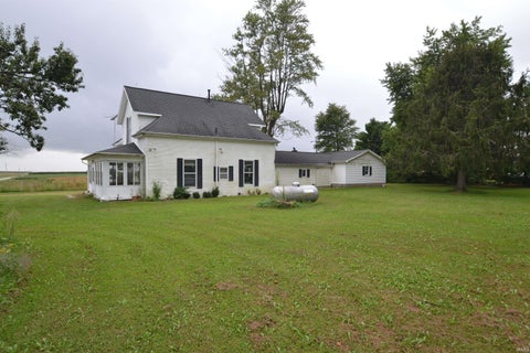 Tiny photo for 1606 N County Road 1350, Kempton, IN 46049 (MLS # 202638000)