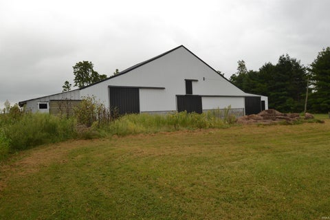 Tiny photo for 1606 N County Road 1350, Kempton, IN 46049 (MLS # 202638000)
