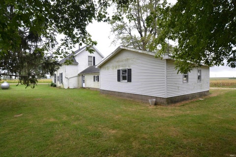 Tiny photo for 1606 N County Road 1350, Kempton, IN 46049 (MLS # 202638000)