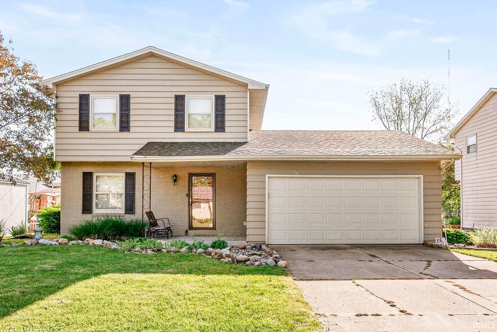 Photo of 1473 Cambridge Drive, South Bend, IN 46614 (MLS # 202619774)