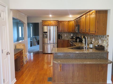 Tiny photo for 7511 Meadow Lane, Newburgh, IN 47630 (MLS # 202611717)