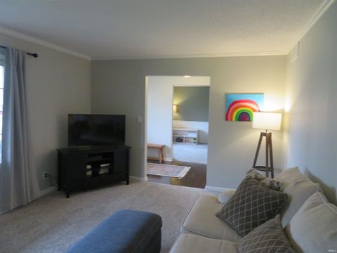 Tiny photo for 7511 Meadow Lane, Newburgh, IN 47630 (MLS # 202611717)