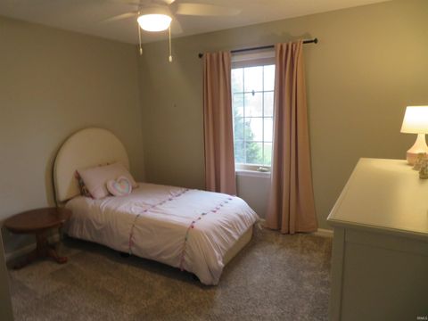 Tiny photo for 7511 Meadow Lane, Newburgh, IN 47630 (MLS # 202611717)