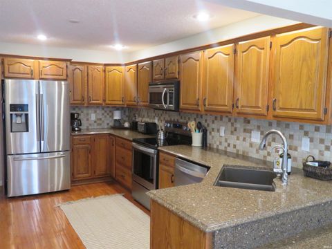 Tiny photo for 7511 Meadow Lane, Newburgh, IN 47630 (MLS # 202611717)