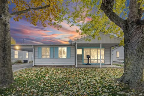 Tiny photo for 2609 Oxford Street, Lafayette, IN 47909 (MLS # 202545783)