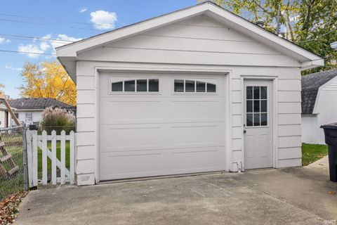 Tiny photo for 2609 Oxford Street, Lafayette, IN 47909 (MLS # 202545783)