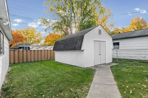 Tiny photo for 2609 Oxford Street, Lafayette, IN 47909 (MLS # 202545783)