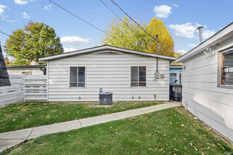 Tiny photo for 2609 Oxford Street, Lafayette, IN 47909 (MLS # 202545783)