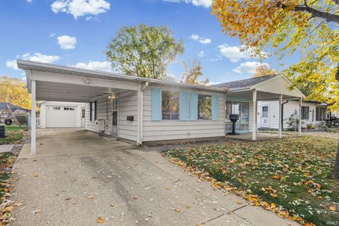 Tiny photo for 2609 Oxford Street, Lafayette, IN 47909 (MLS # 202545783)