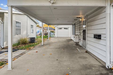 Tiny photo for 2609 Oxford Street, Lafayette, IN 47909 (MLS # 202545783)