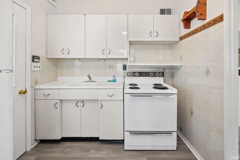 Tiny photo for 2609 Oxford Street, Lafayette, IN 47909 (MLS # 202545783)