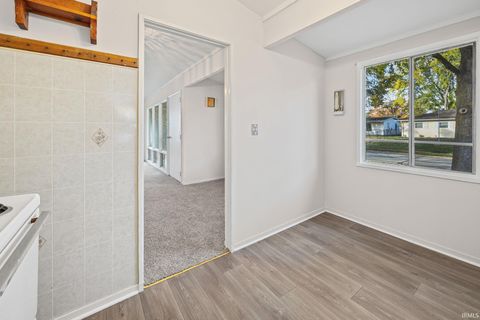 Tiny photo for 2609 Oxford Street, Lafayette, IN 47909 (MLS # 202545783)