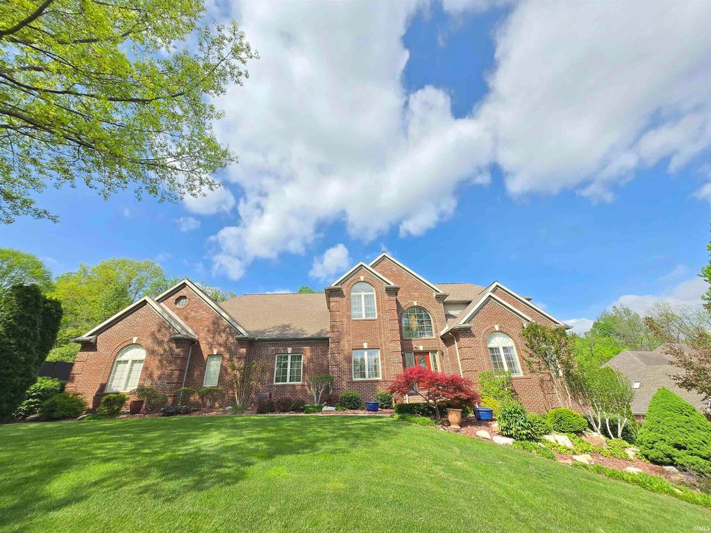 Photo of 6644 Hillsgate Court, Newburgh, IN 47630 (MLS # 202613007)