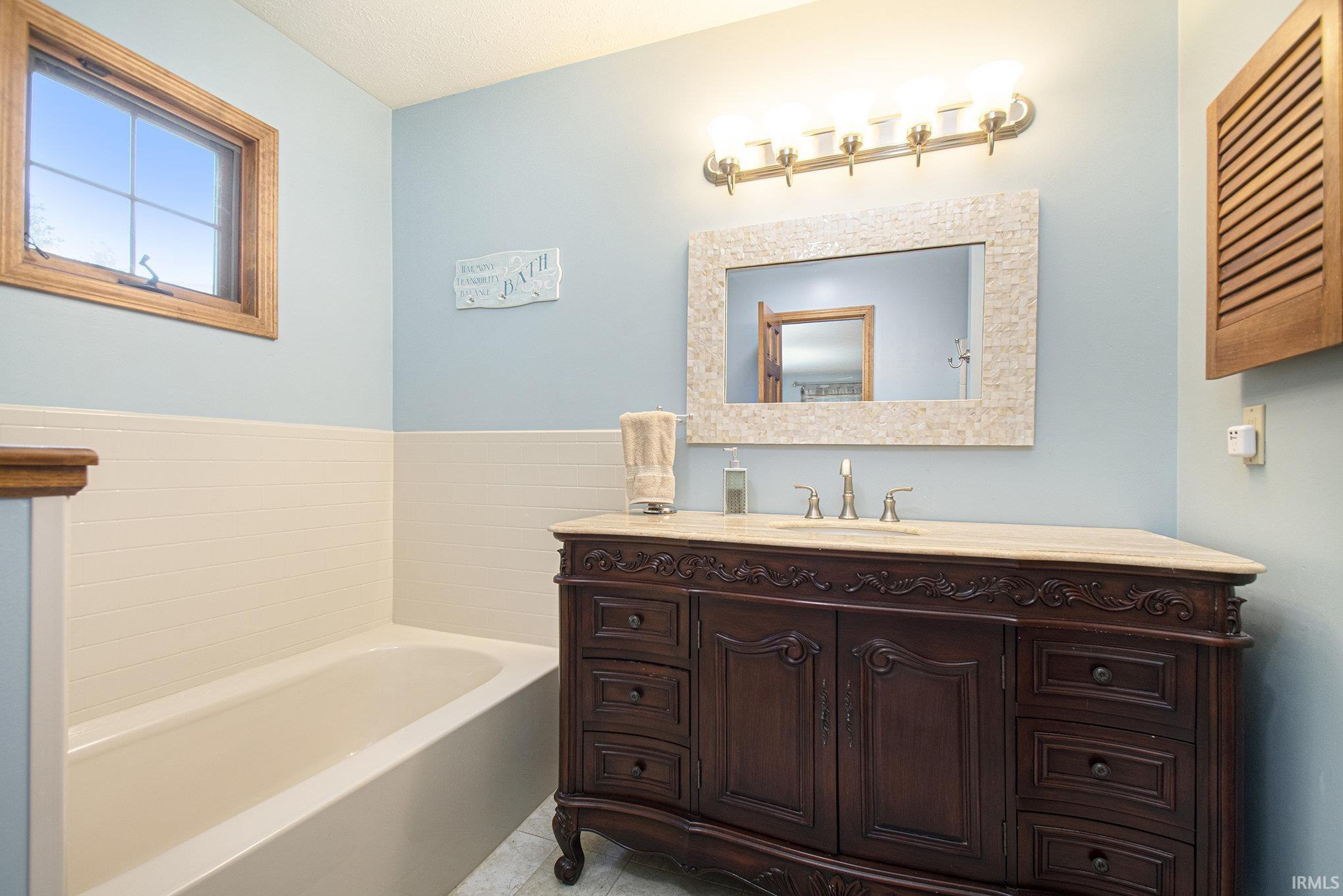 Granger, Indiana 46530, United States, 3 Bedrooms Bedrooms, ,3 BathroomsBathrooms,Residential,Active,197481