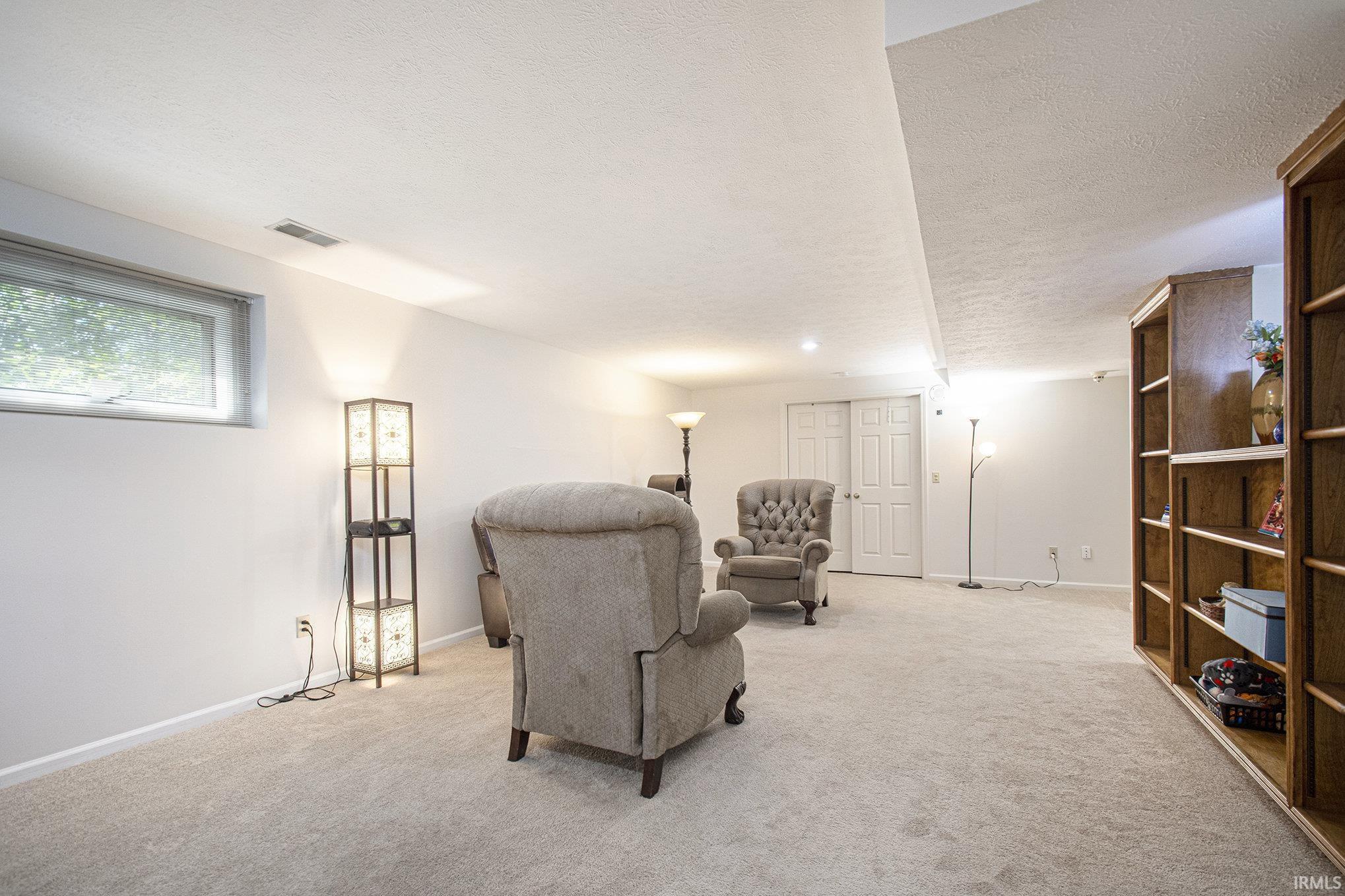 Granger, Indiana 46530, United States, 3 Bedrooms Bedrooms, ,3 BathroomsBathrooms,Residential,Active,197481