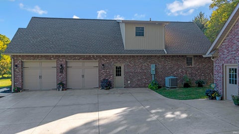 Tiny photo for 4075 S Hon Avenue, Owensville, IN 47665 (MLS # 202641484)