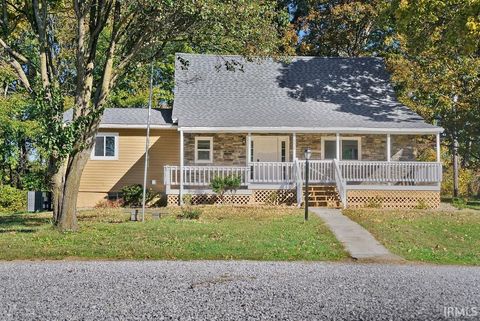 Photo of 558 Pinewood Drive, Bedford, IN 47421 (MLS # 202607271)