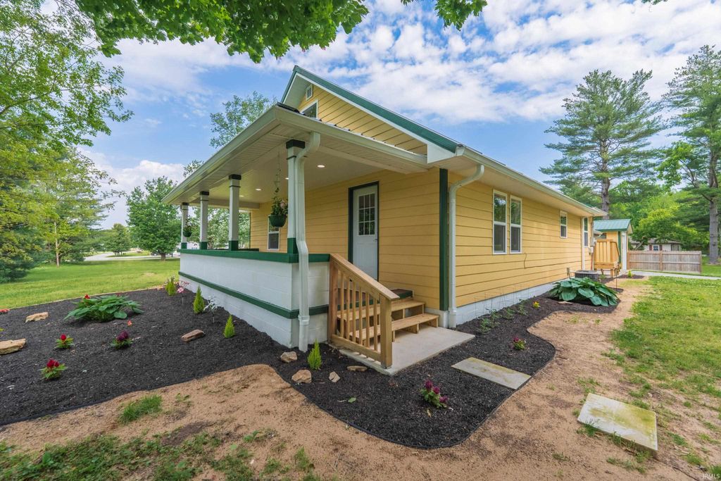 Photo of 1845 S US Hwy 231 Highway, Spencer, IN 47460 (MLS # 202619540)